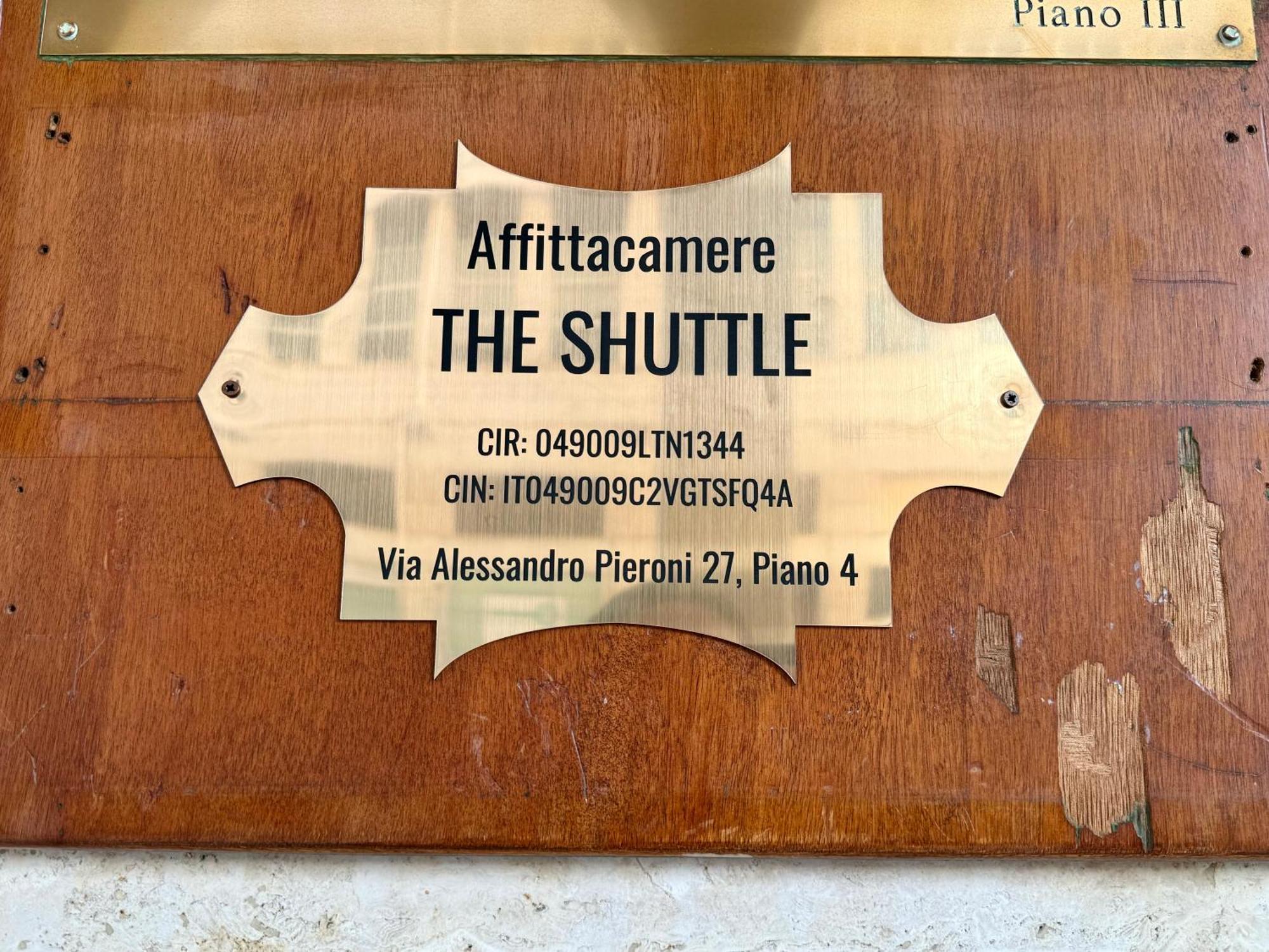 Affittacamere The Shuttle Livorno Exterior photo