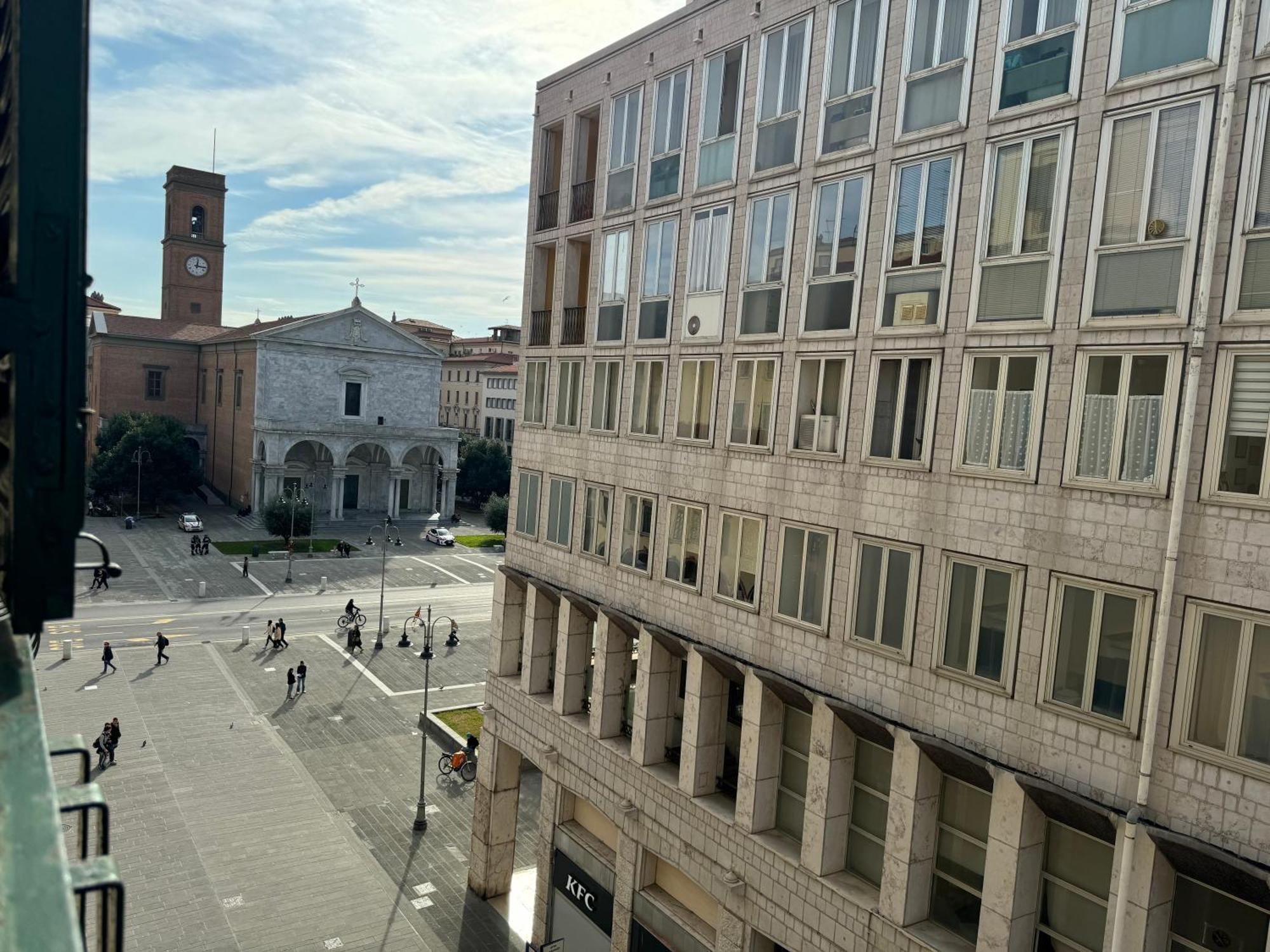 Affittacamere The Shuttle Livorno Exterior photo